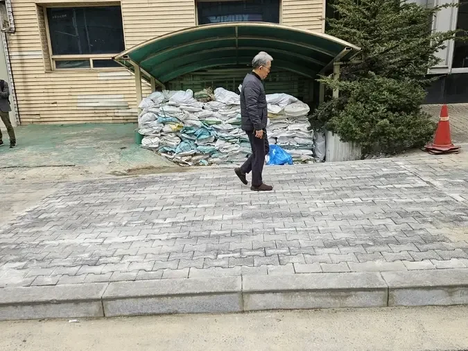 강남구 역삼동 차량 진출입로 원상복구 공사 차량진입로확장 시공 현장