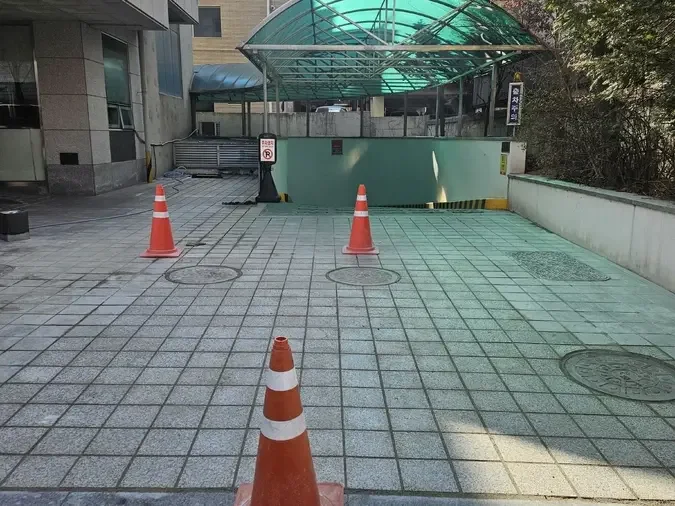 송파구 차량 진출입로 부분 보수공사 차량진입로확장 시공 현장